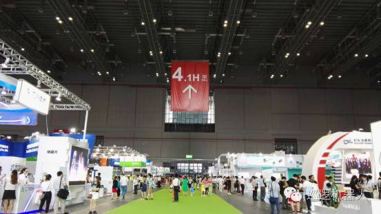 尚云在線助力國際機器人展 開拓巡邏機器人市場(圖1) 尚云在線助力國際機器人展 開拓巡邏機器人市場(圖1)
